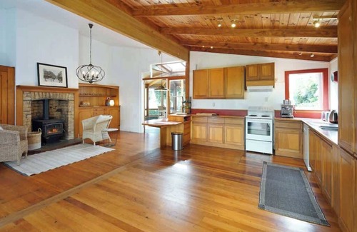 Omiha Casa | Oakura Bay Villa - Stay Waiheke