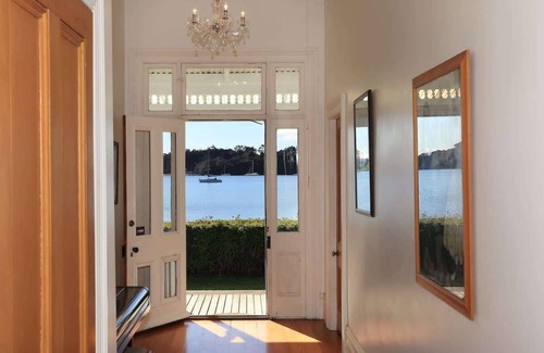 Omiha Casa | Oakura Bay Villa - Stay Waiheke