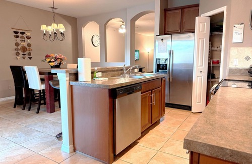 West Kissimmee Casa | Oakwater Resort - 3 bedroom/2.5 bath Townhouse. Minutes to Disney!