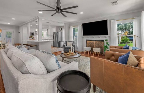 College Station Casa | Oakwood Retreat: 1.3 miles to Kyle Field!
