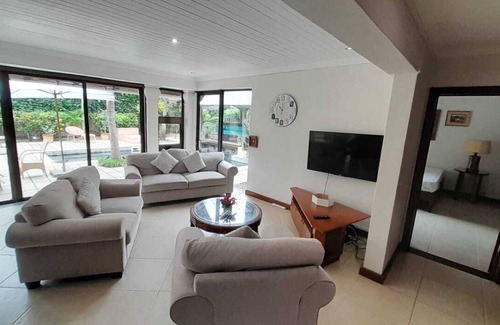 Pereybere Villa | Oasis 1 Villa -3 bedrooms with private pool