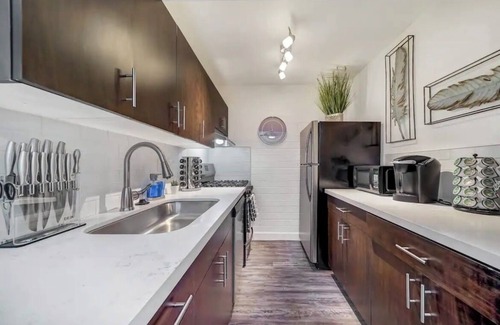 Encanto Apartamento | Oasis 1Bd/1Ba Retreat w/ Gym & Firepit!