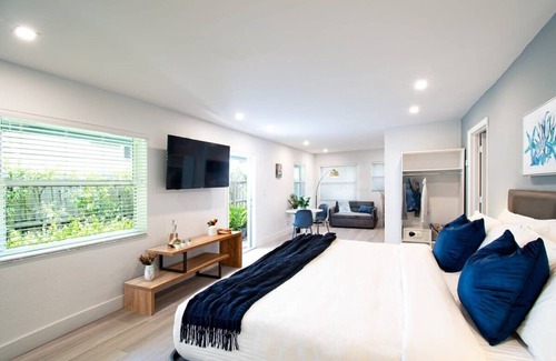 Poinciana Park Hotel | Oasis Boutique Hotel in Fort Lauderdale