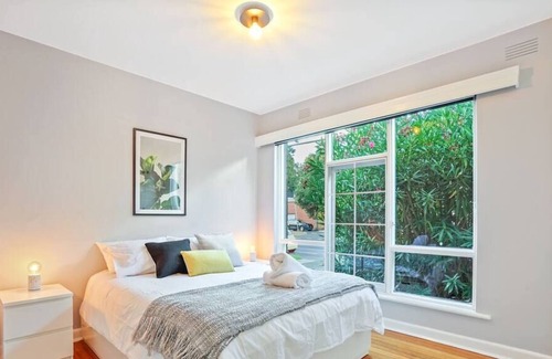 St Kilda West Apartamento | Oasis By the Beach, Cute 1 Bedder@St kilda+Parking