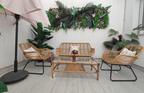 Doctor Barraquer-Grupo Renfe-Policlinico Apartamento | Oasis con patio y encanto en centro Sevilla