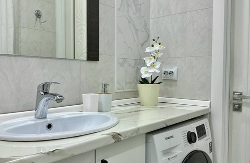 Almaty Apartamento | "Oasis" cozy studio with mountain view, WiFi and AC in Almaty