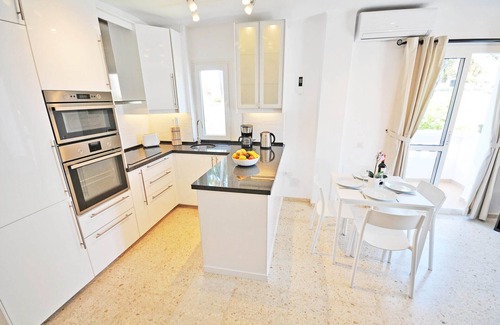 Oasis del Capistrano Apartamento | Nice Modern 2 Bedroom Apartment in Nerja, Oasis de Capistrano