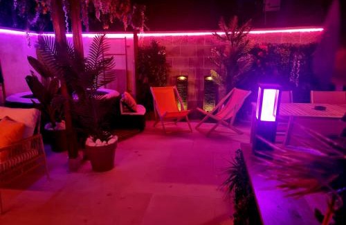 Menesplet Apartamento | Oasis