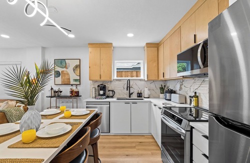 Oak Cliff Casa | Oasis in Bishop Arts for Groups sleeps 16