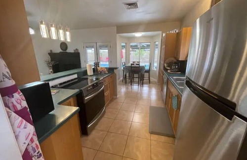 Alta Mesa Community Association Casa | Oasis in the Desert with 30,000 Gallon Heated Diving Pool & Hot Tub No Heat Fees