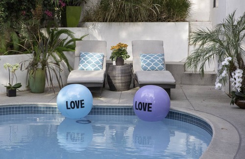 Hollywood Dell Apartamento | Ubicación privilegiada de HOLLYWOOD: lujoso oasis con piscina y spa a minutos de las atracciones.