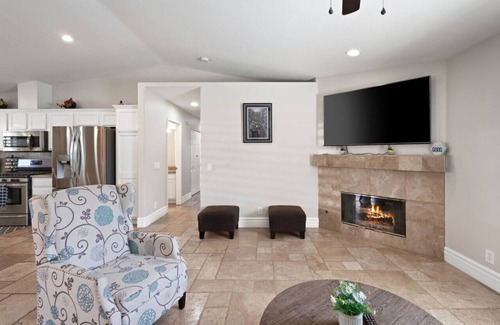 Indio Casa | Oasis in the sun - Pool/Spa/Ping Pong/Bbq, Gorgeous mnt views!