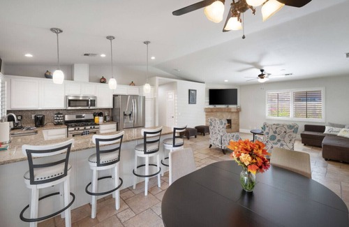 Indio Casa | Oasis in the sun - Pool/Spa/Ping Pong/Bbq, Gorgeous mnt views!