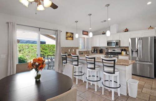 Indio Casa | Oasis in the sun - Pool/Spa/Ping Pong/Bbq, Gorgeous mnt views!