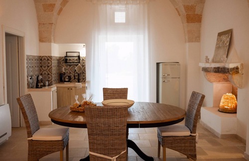 Ostuni Casa | Oasis in the White in centuries-old olive grove