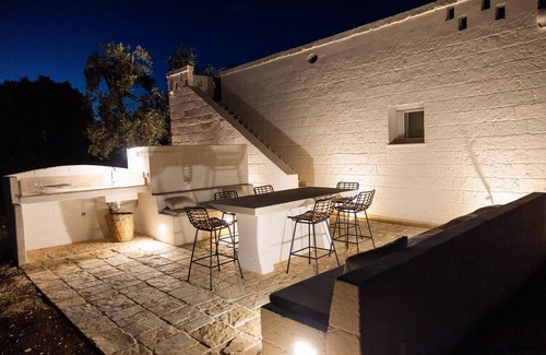 Ostuni Casa | Oasis in the White in centuries-old olive grove
