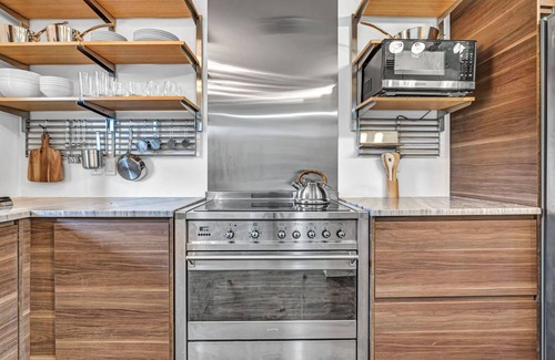 Allandale Condominio | Oasis in West Austin: Luxury 1 Bedroom