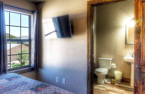 Concan Cabina | Oasis Lodge #3 on the Frio