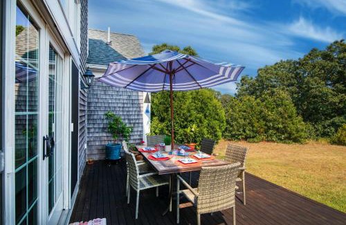 Orleans Casa | Oasis near beach Pool large yard and airy kitchen