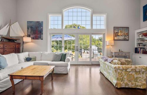 Orleans Casa | Oasis near beach Pool large yard and airy kitchen