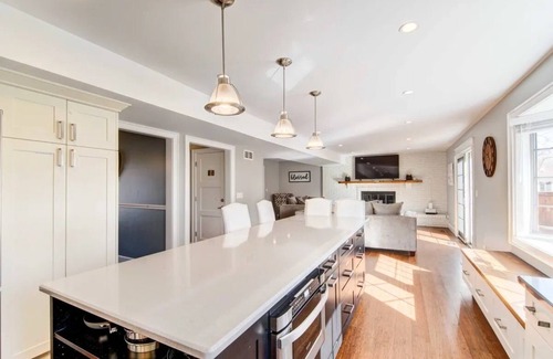 Prospect Heights Casa | Oasis Near the City - Lakefront Home on a Quiet Cul-de-sac