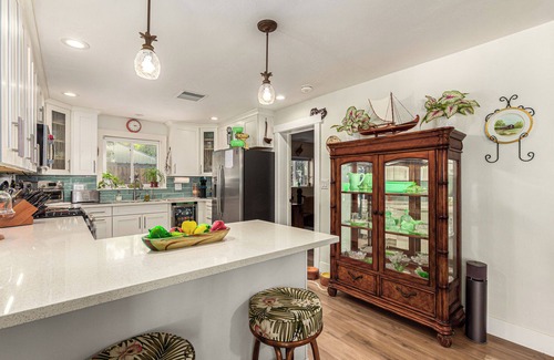 Alhambra Casa | Oasis of Greenery in the Desert - Lovely 2/2 with pool/spa/outdoor shower