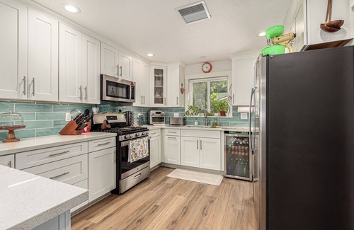 Alhambra Casa | Oasis of Greenery in the Desert - Lovely 2/2 with pool/spa/outdoor shower