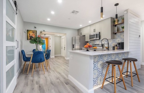 South Middle River Casa | Oasis on 18th - Lush Backyard + Fire Pit near Beach & Downtown