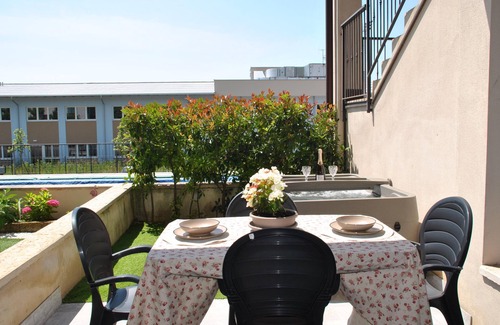 Caprino Veronese Casa | Oasis on Lake Garda with private outdoor Jacuzzi