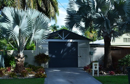 Port Douglas Casa | Sus propias vacaciones privadas Oasis totalmente autónomo, a 50 metros de la playa de 4 millas.
