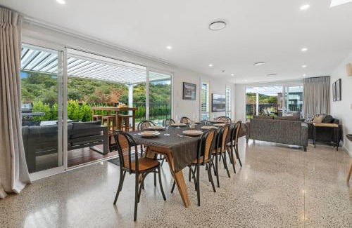 Kinloch Casa | Oasis on Okaia