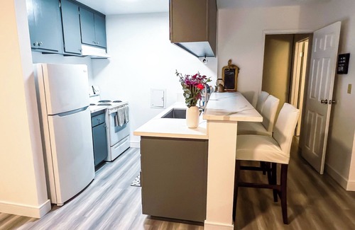 Park Estates Apartamento | Oasis on PCH - Walk to VA Hospital or CSULB in Long Beach!