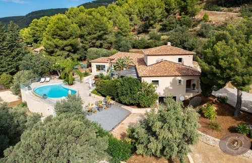 Ollioules Villa | Oasis Provençale, Large property with exceptional sea view