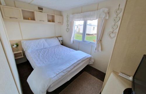 Chapel Saint Leonards Apartamento | Oasis S193 Caravan, Golden Palm Resort