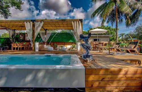 South Middle River Casa | Oasis with Insane Outdoor Area Near Wilton Manors