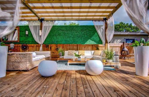 South Middle River Casa | Oasis with Insane Outdoor Area Near Wilton Manors
