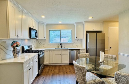 George Bush Park/Eldridge Casa | Oasis with Pool and Jacuzzi