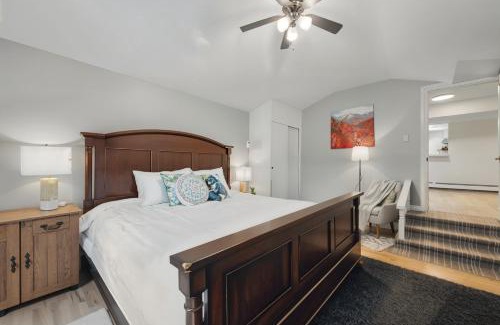Dartmouth Casa | OatHillLakeSide suit