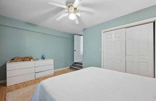 Dartmouth Casa | OatHillLakeSide suit