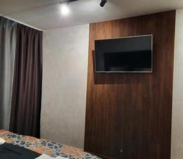 Holosiivskyj Apartamento | OazisKiev Квартира з власною сауною-хамамом!