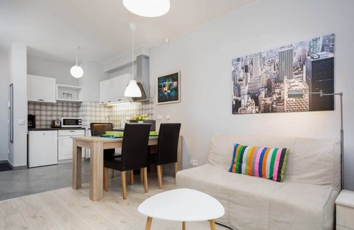 Powazki Apartamento | Obozowa 20 | Beige Apartment | Parking | Desk
