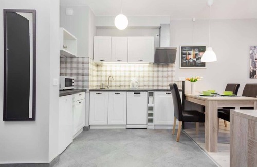 Powazki Apartamento | Obozowa 20 | Beige Apartment | Parking | Desk