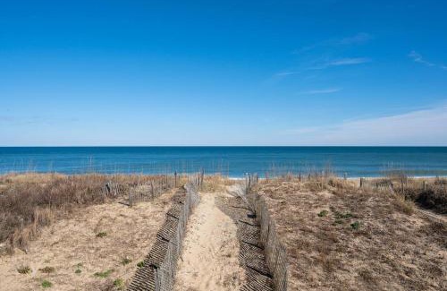 Kill Devil Hills Casa | OBX 4BR Oceanfront Cottage