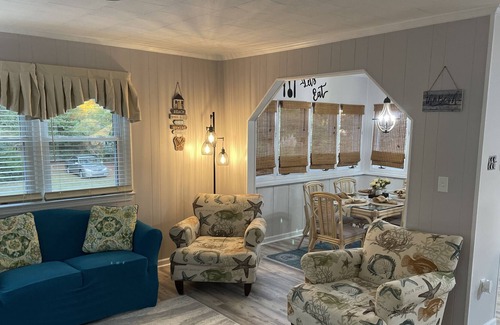 Colington Casa | OBX cottage 15 minutes from the beach