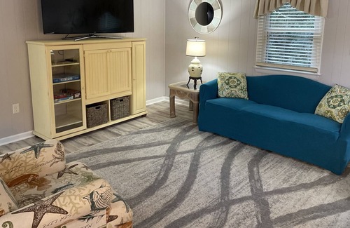 Colington Casa | OBX cottage 15 minutes from the beach
