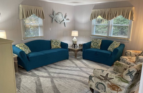 Colington Casa | OBX cottage 15 minutes from the beach