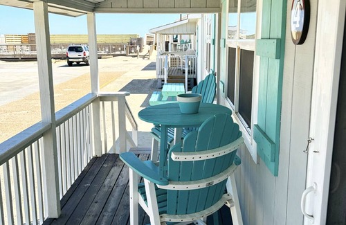Nags Head Cabaña | OBX Dog-friendly Ocean Cottage 4-Steps to Beach!