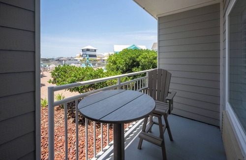 Hatteras Apartamento | OBX Getaway at Villas of Hatteras Landing - 1 Bedroom Near-Beach Condos with Pool Access!