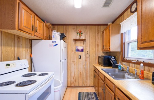 Kitty Hawk Casa | OBX - Relax in Well Maintained Beach House 200 Yards From the Beach