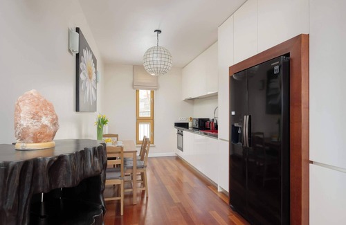 Wlochy Apartamento | Obywatelska 5 | Warszawa | Spacious & Stylish Apartment | Two Parking Spaces |